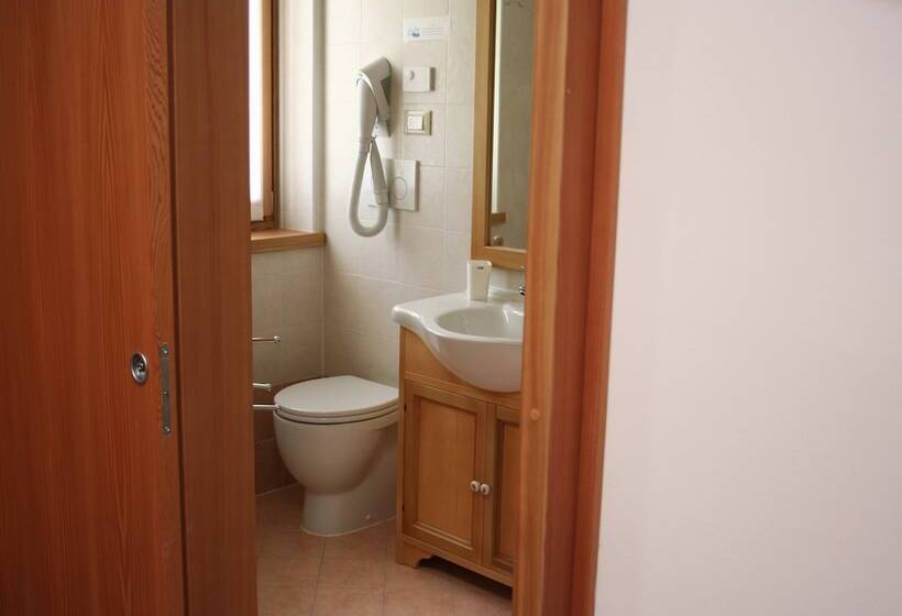 חדר סטנדרט לשלושה, Garnì Sella Cipriani