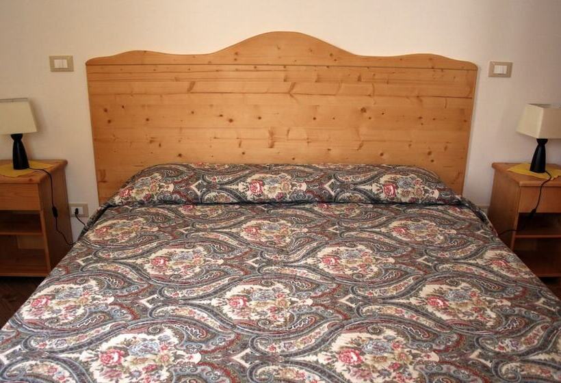 חדר סטנדרט לארבעה, Garnì Sella Cipriani