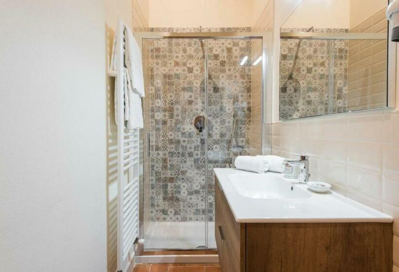 דירת שני חדרים, Olmofiorito