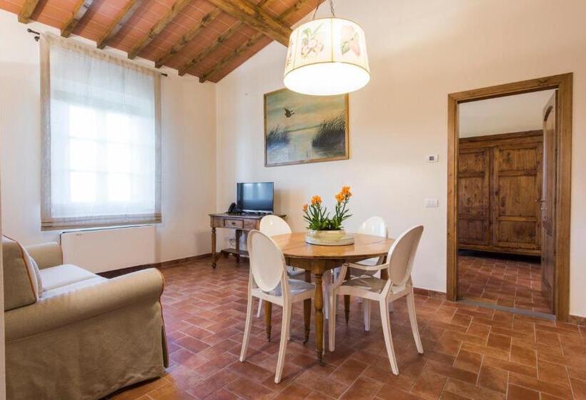 1 Bedroom Apartment Lake View, Olmofiorito