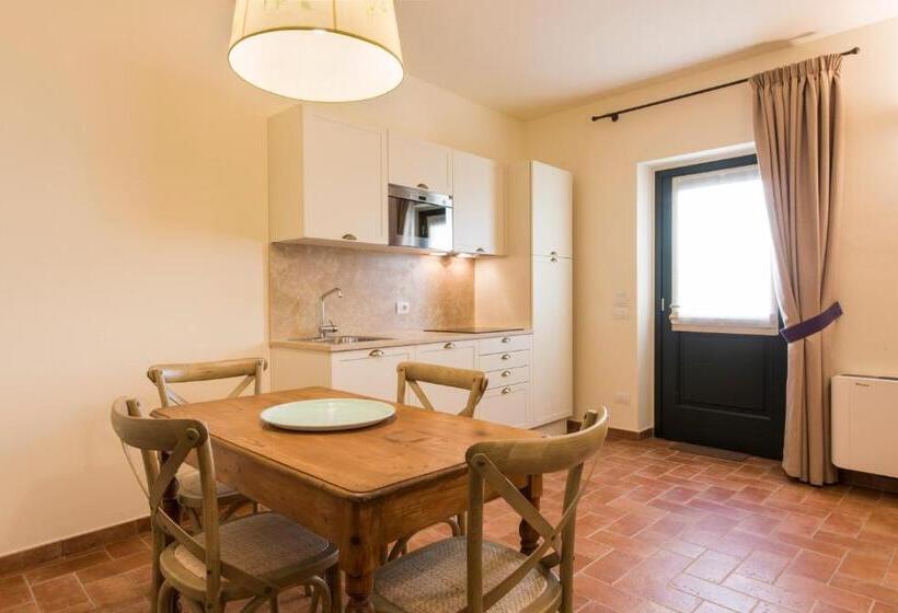 דירת חדר בקומת קרקע, Olmofiorito