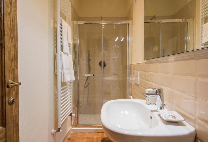 דירת חדר דלוקס, Olmofiorito