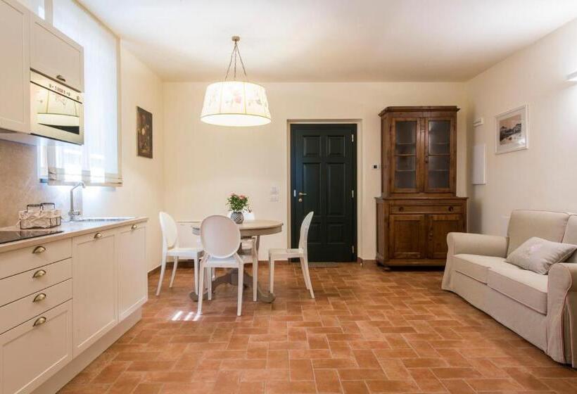 דירת חדר בקומת קרקע, Olmofiorito