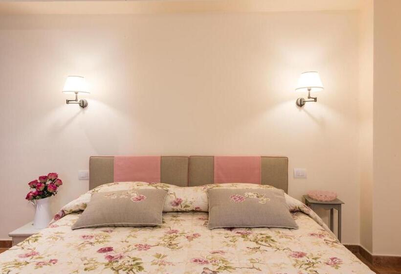 דירת חדר בקומת קרקע, Olmofiorito