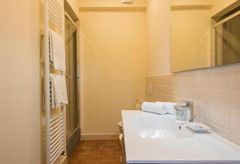 דירת חדר דלוקס, Olmofiorito