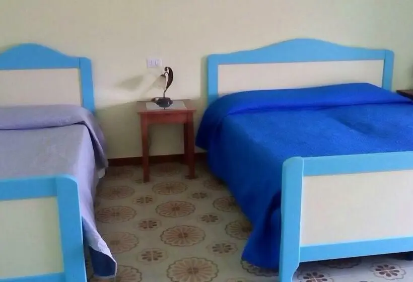 Standard Kolmen Hengen Huone Parveke, B&b La Scogliera