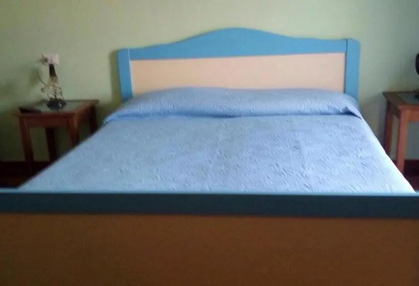 Standard Kolmen Hengen Huone Parveke, B&b La Scogliera