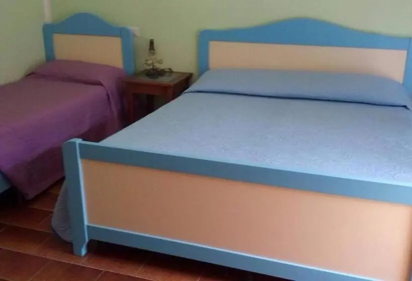 Standard Kolmen Hengen Huone Parveke, B&b La Scogliera