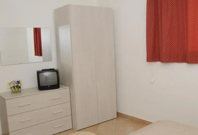 インサイドのスタンダードスタジオ, B&b La Vecchia Scuola