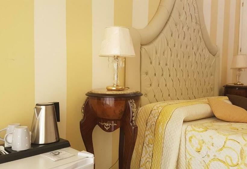 חדר סטנדרט לארבעה, B&b Torre Dei Saraceni