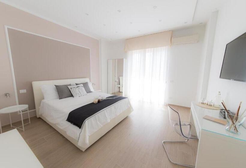 اتاق استاندارد با تخت بزرگ, Cherie B&b  Salerno