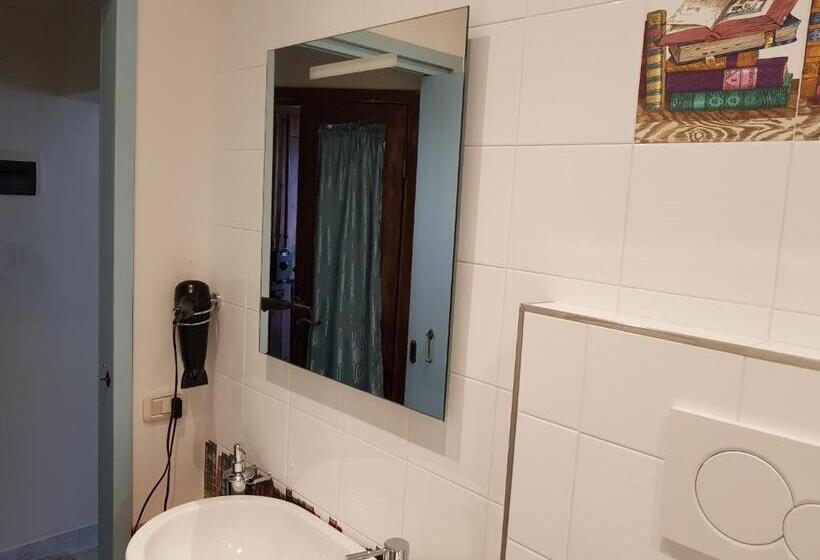 اتاق سوپریور سه تخته, B&b Le Mura