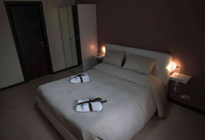 Номер Стандарт, Il Centro Short Lets