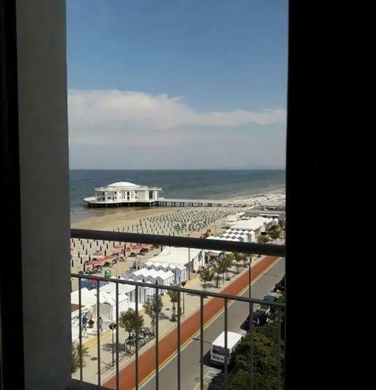 اتاق استاندارد با بالکن و چشم‌انداز دریا, Beaurivage