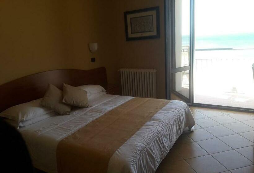 חדר סטנדרט נוף לים עם מרפסת, Beaurivage