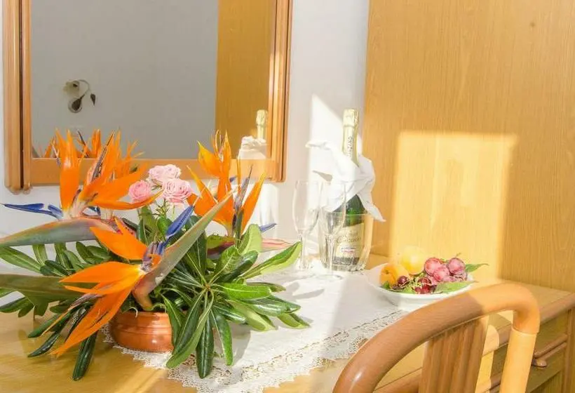 اتاق استاندارد سه نفره, Villa Raffaela B&b