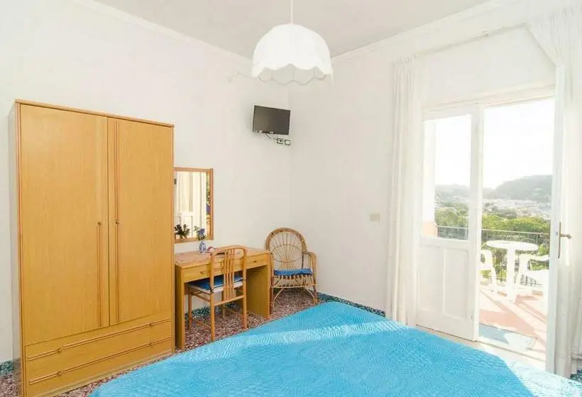 اتاق استاندارد سه نفره, Villa Raffaela B&b