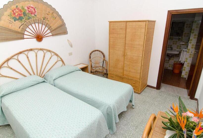 חדר סטנדרט נוף לים, Villa Raffaela B&b