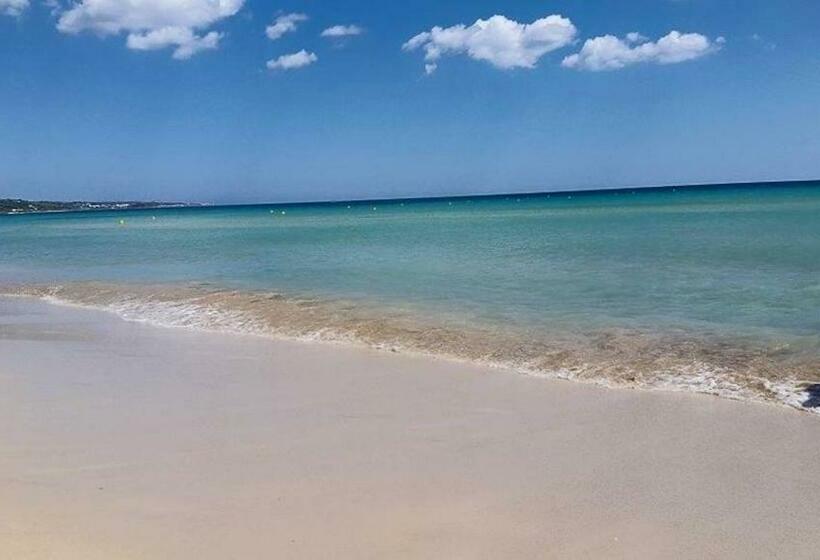 חדר אקונומי לשלושה, Capperi !! B&b