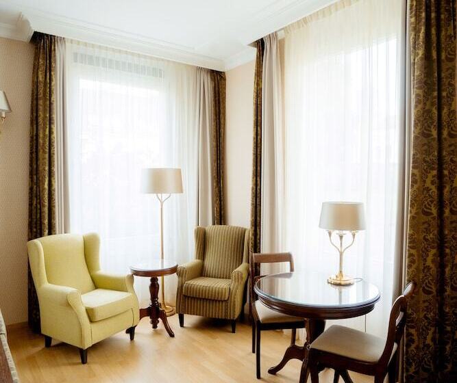 غرفة ديلوكس, Grand Hotel Karel V