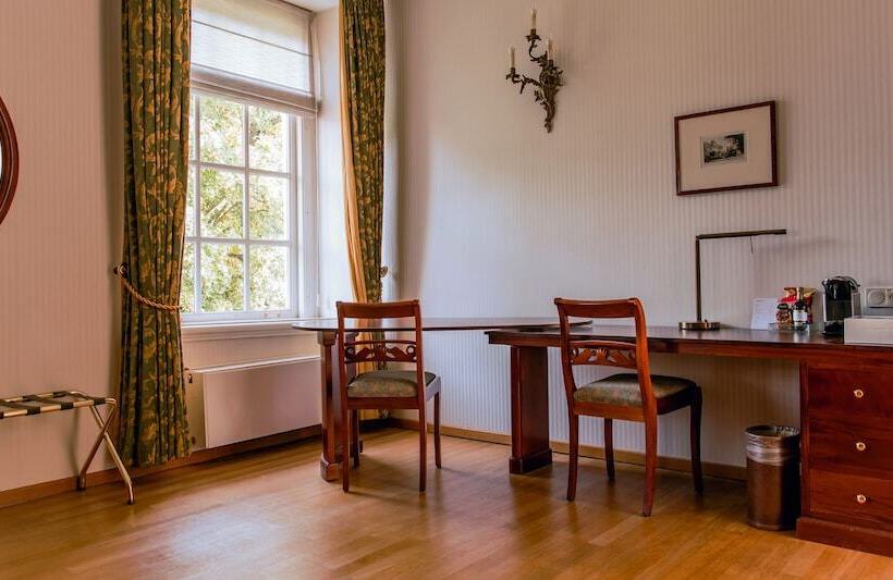 غرفة سوبيريور, Grand Hotel Karel V