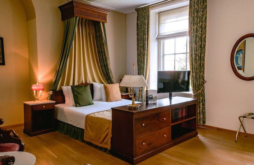 غرفة سوبيريور, Grand Hotel Karel V