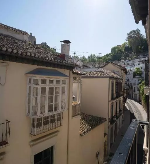 استودیوی استاندارد, Boutique Puerta De Las Granadas