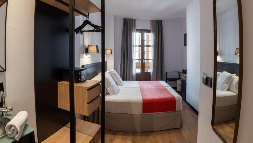 استودیوی استاندارد, Boutique Puerta De Las Granadas