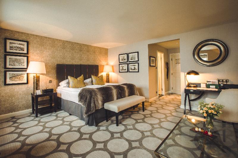 سوییت جونیور, Grand Palace Hotel   The Leading Hotels Of The World