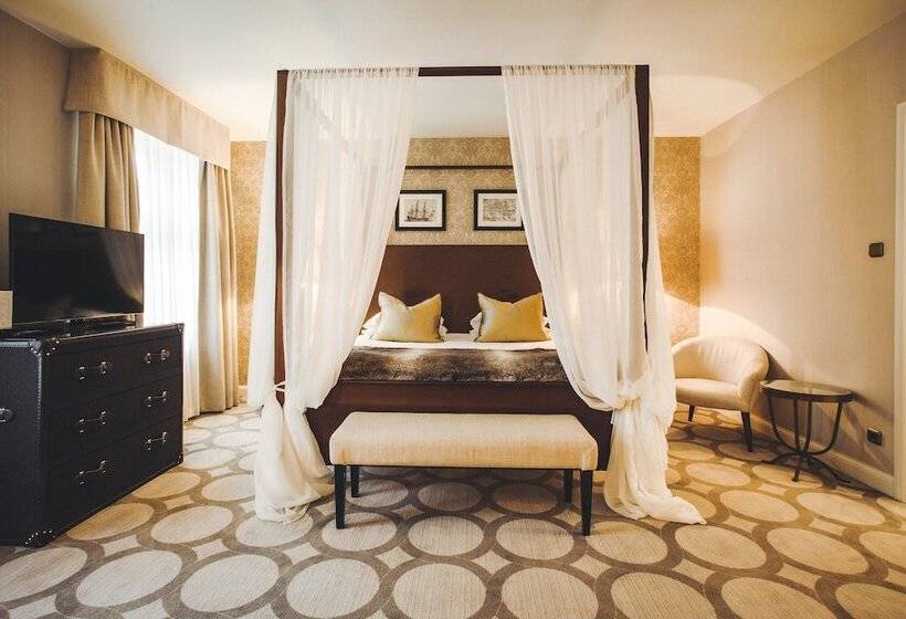 سوییت جونیور, Grand Palace Hotel   The Leading Hotels Of The World