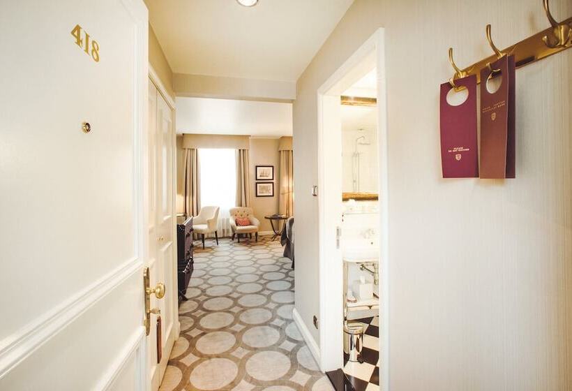 اتاق لوکس, Grand Palace Hotel   The Leading Hotels Of The World