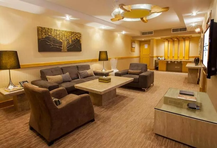 سوییت سوپریور, Haffa House