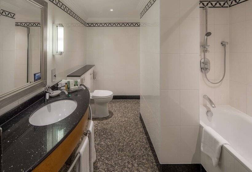 キングサイズベッドのスイートルーム, Hilton London Paddington