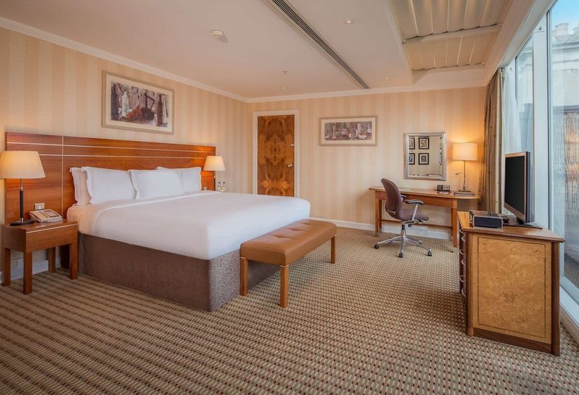キングサイズベッドのスイートルーム, Hilton London Paddington
