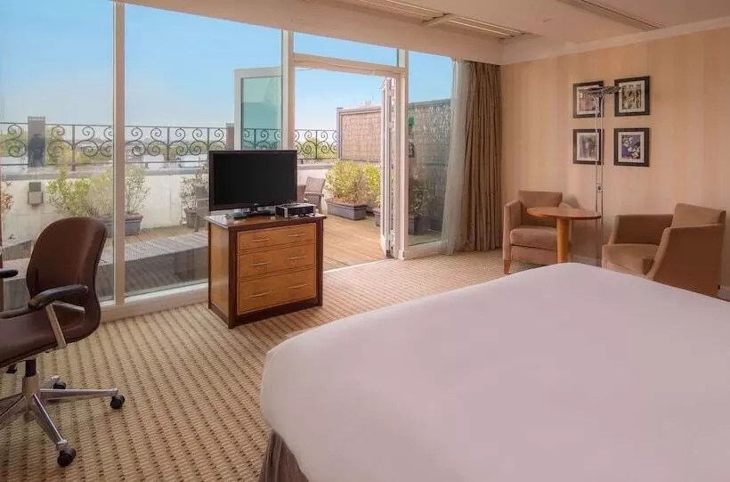 キングサイズベッドのスイートルーム, Hilton London Paddington