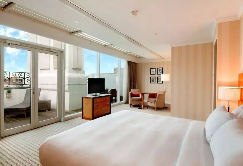 キングサイズベッドのスイートルーム, Hilton London Paddington
