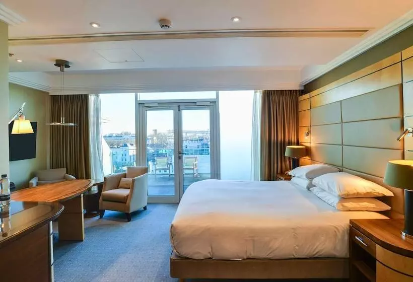 キングサイズベッドのスイートルーム, Hilton London Paddington