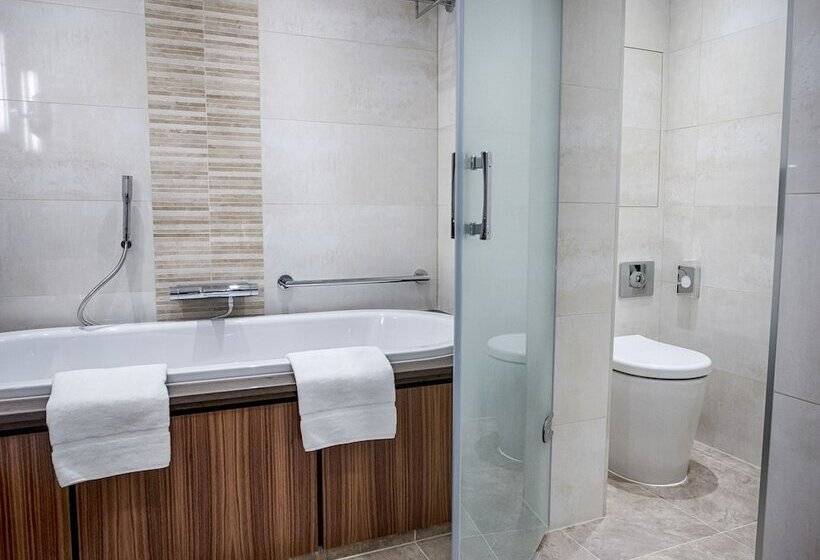 キングサイズベッドのスタンダードルーム, Hilton London Paddington