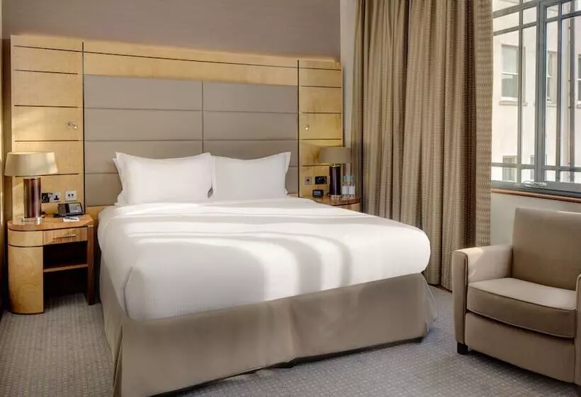 キングサイズベッドのスタンダードルーム, Hilton London Paddington