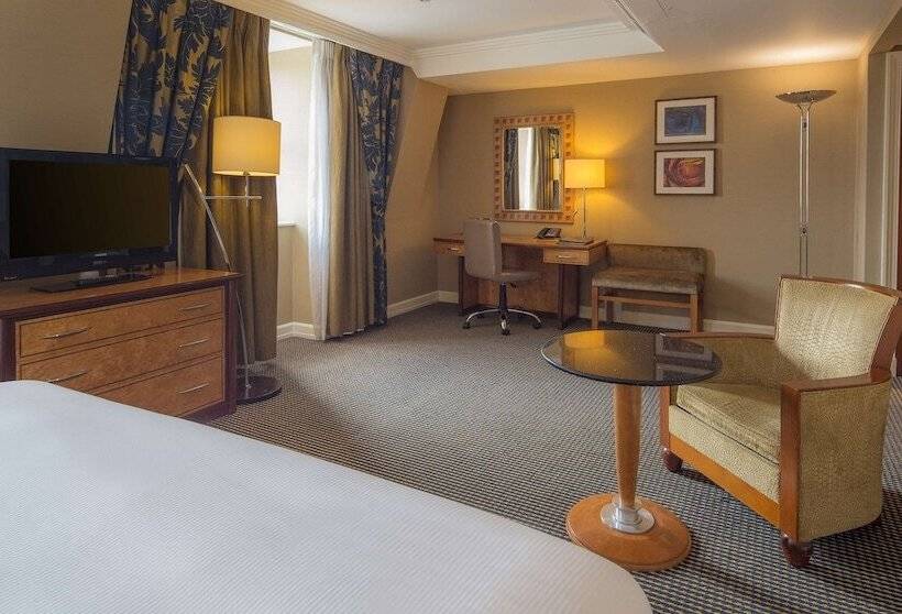 带双人大床的行政管理套房, Hilton London Paddington