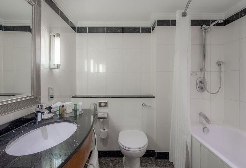 家庭间, Hilton London Paddington