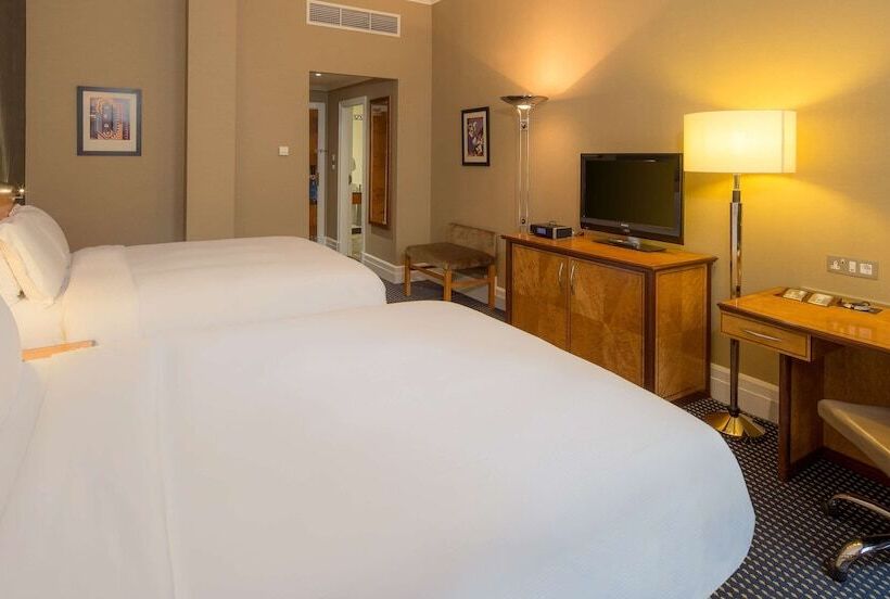 Семейный Номер, Hilton London Paddington