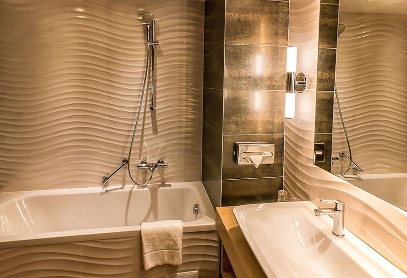 套房, Holiday Inn Budapest Budaörs, An Ihg