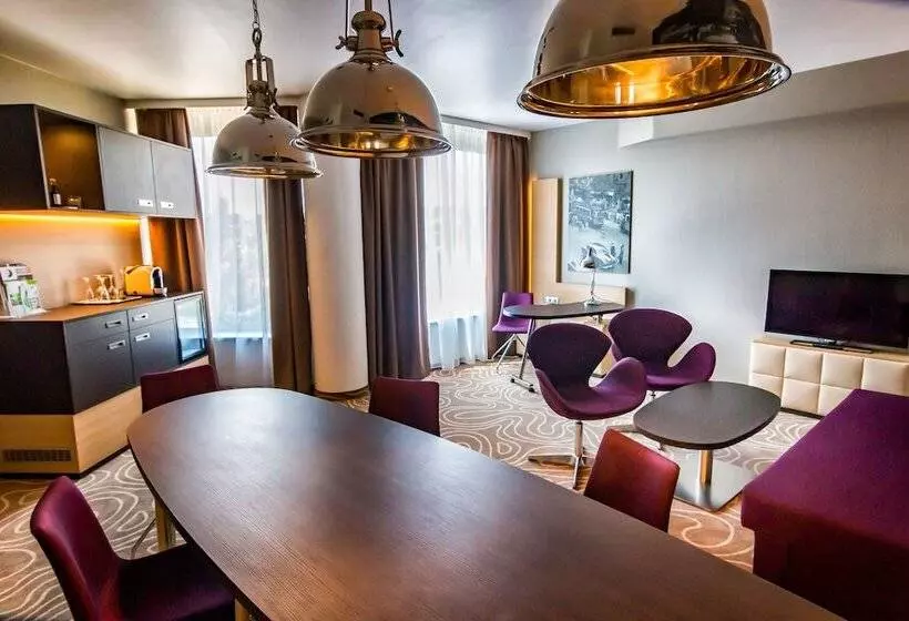 スイート, Holiday Inn Budapest Budaörs, An Ihg