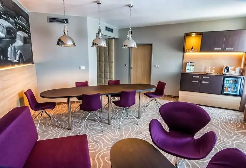 スイート, Holiday Inn Budapest Budaörs, An Ihg