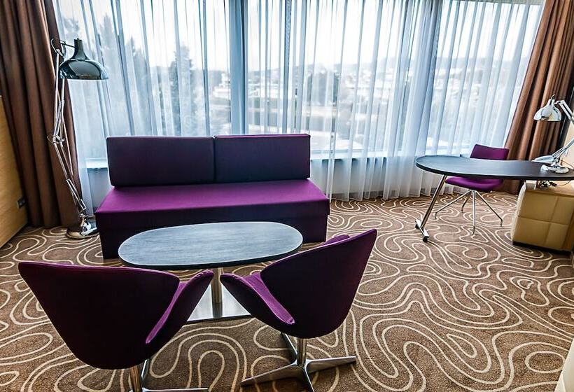 Люкс, Holiday Inn Budapest Budaörs, An Ihg
