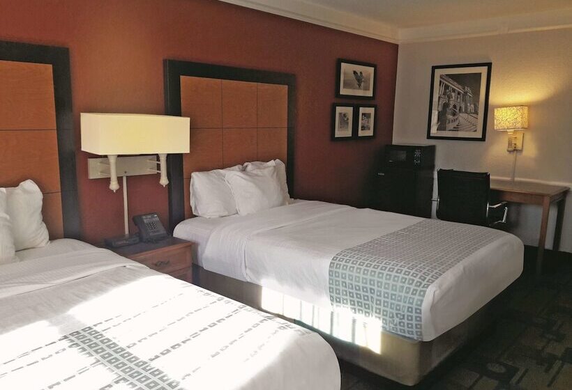 带2个双人床的标准工作室, La Quinta Inn By Wyndham Pittsburgh Airport