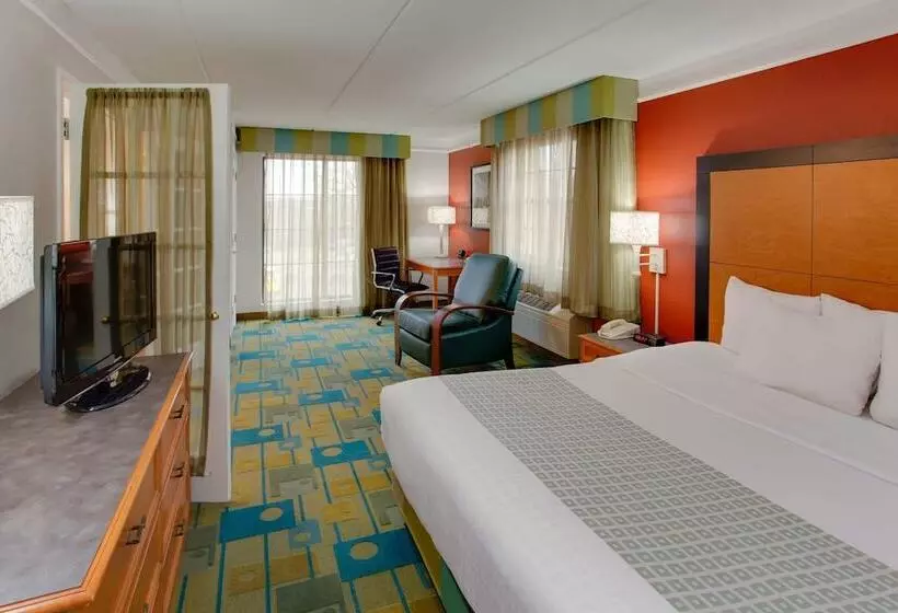 اتاق لوکس, La Quinta Inn By Wyndham Pittsburgh Airport