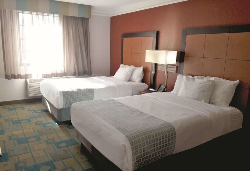 Номер Deluxe, La Quinta Inn By Wyndham Pittsburgh Airport