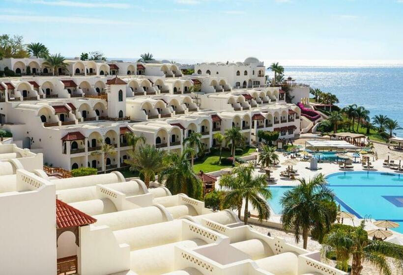 اتاق لوکس با چشم‌انداز دریا, Movenpick Resort Sharm El Sheikh
